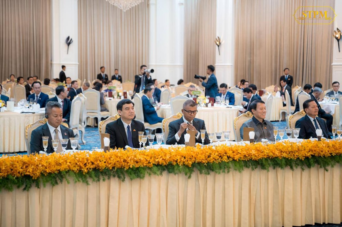 洪玛奈总理在金边设宴欢迎越南总理到访