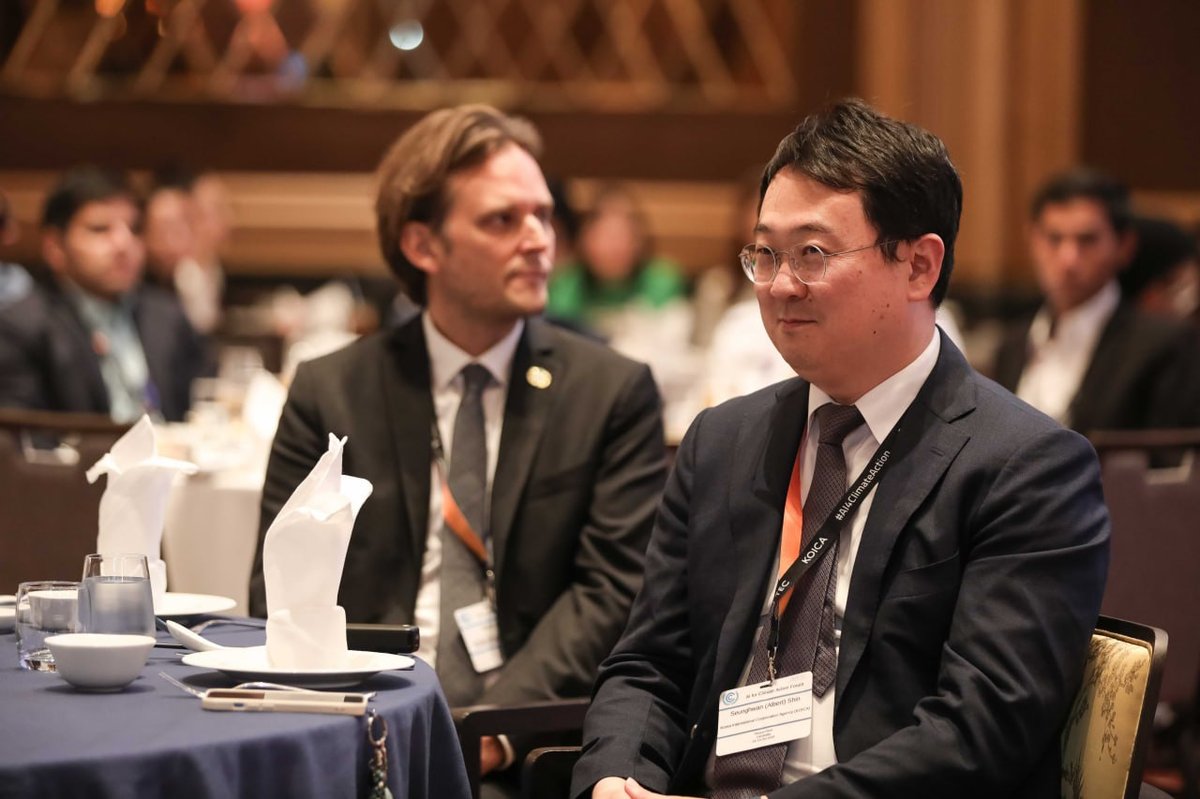 柬埔寨举办AI与气候行动国际论坛 探讨技术应用