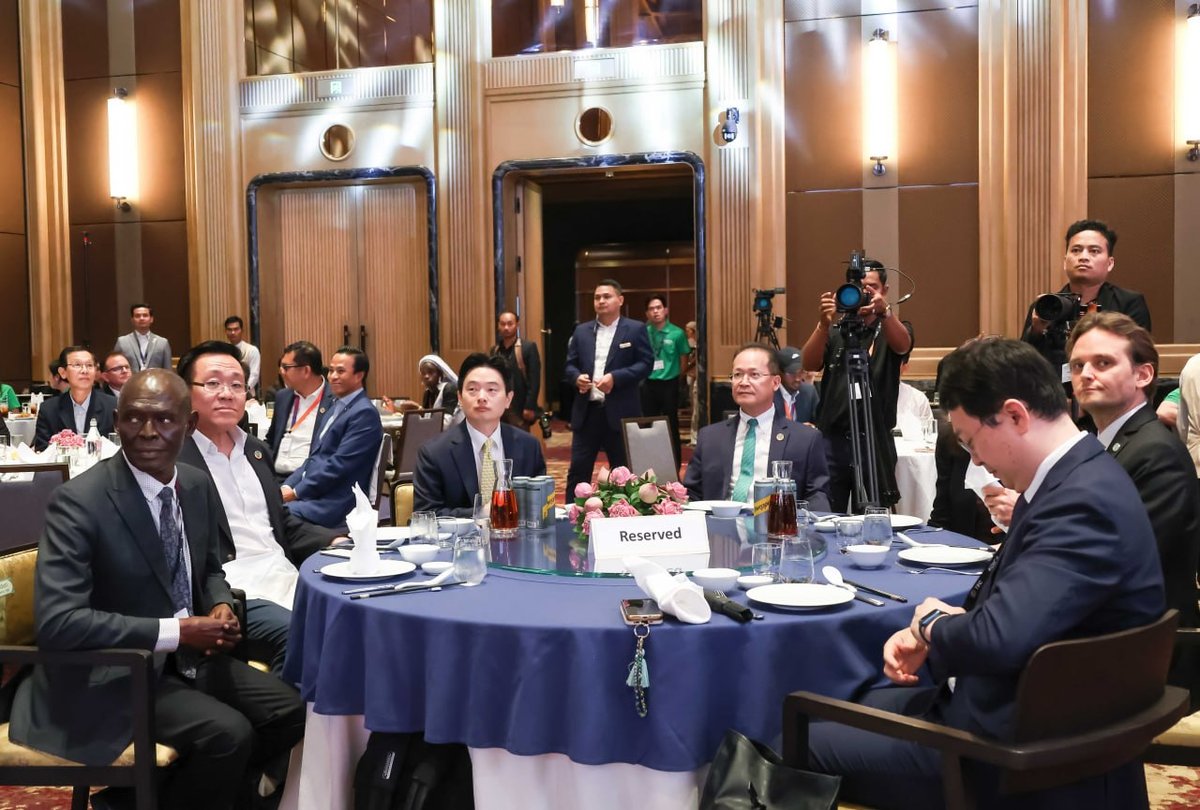 柬埔寨举办AI与气候行动国际论坛 探讨技术应用