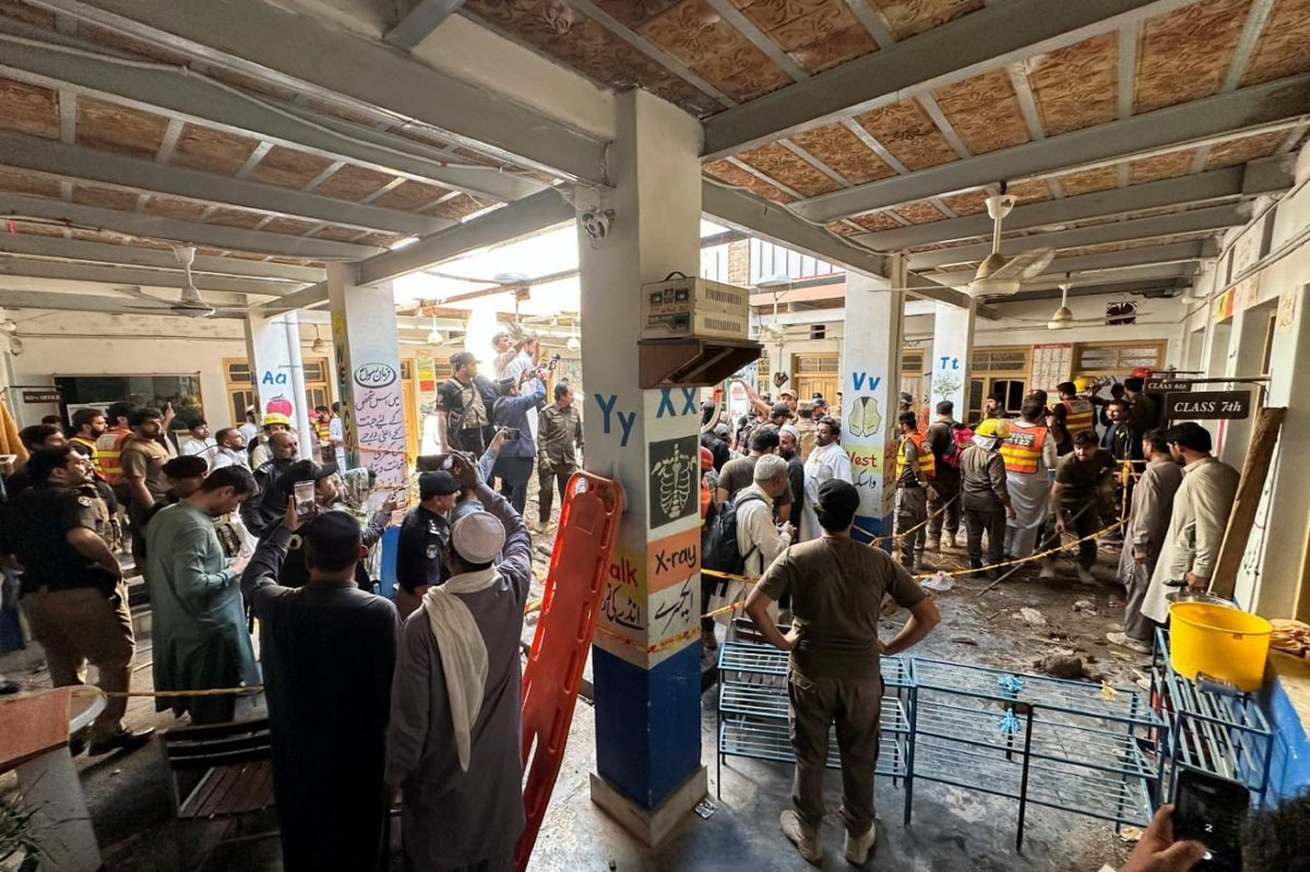 巴基斯坦校园屋顶坍塌事故致30人死亡