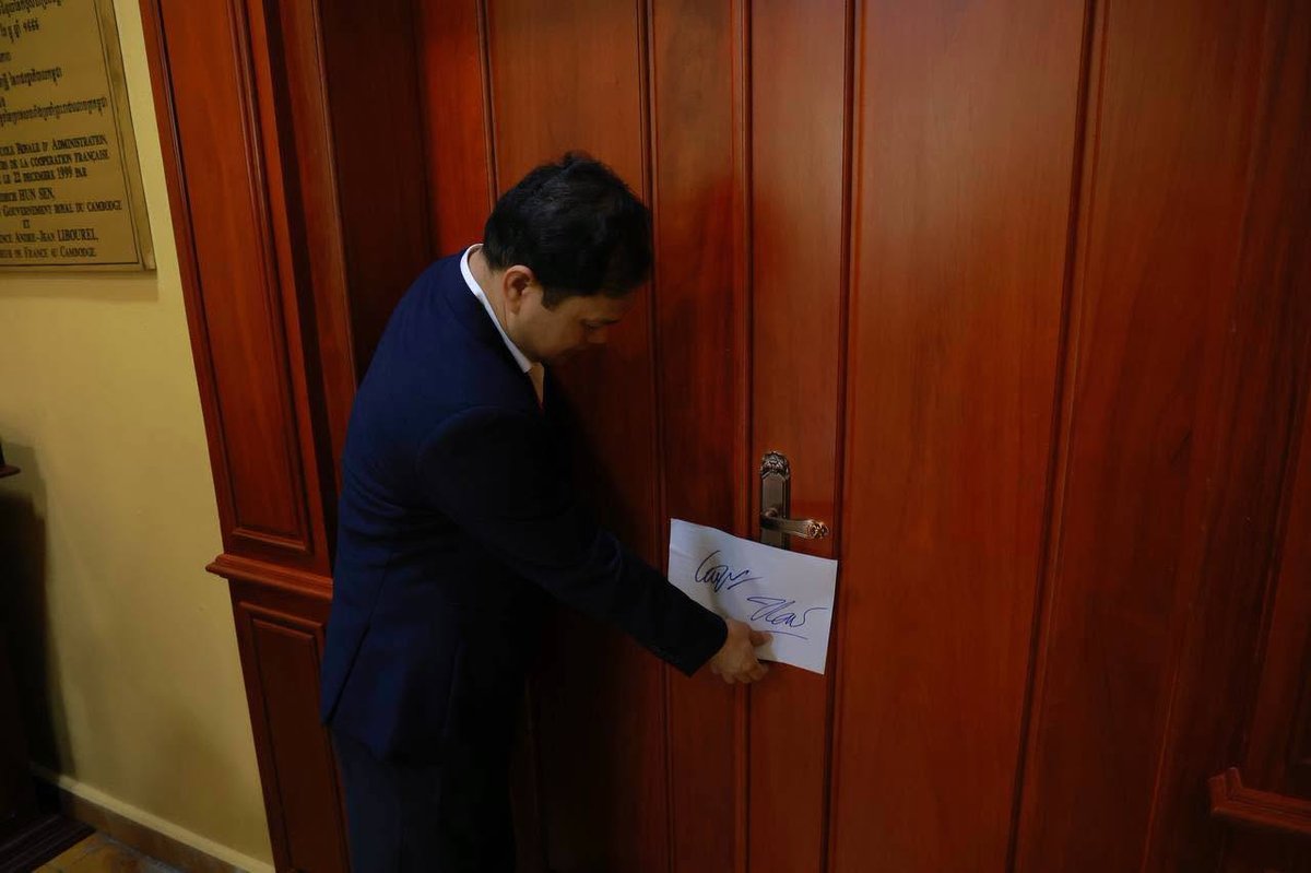 洪玛尼视察教师资格考试阅卷工作 强调选拔质量