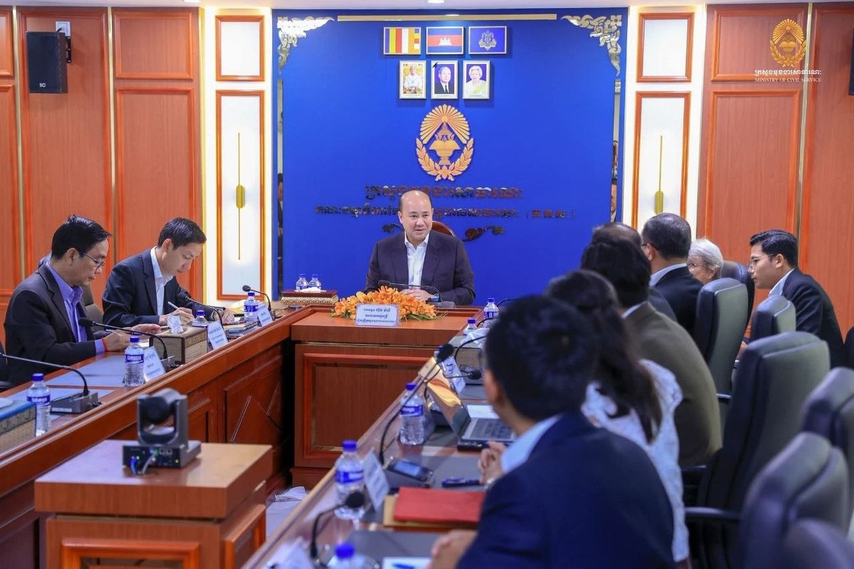 洪玛尼接见柬埔寨青年之星代表团 鼓励青年参与社会