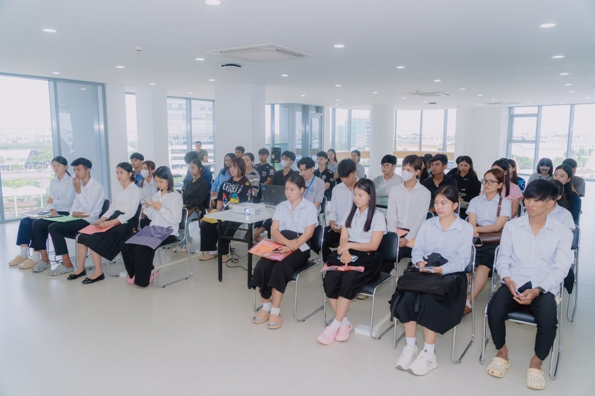 柬军方奖学金生入学指导开班 面向军人及民众子女