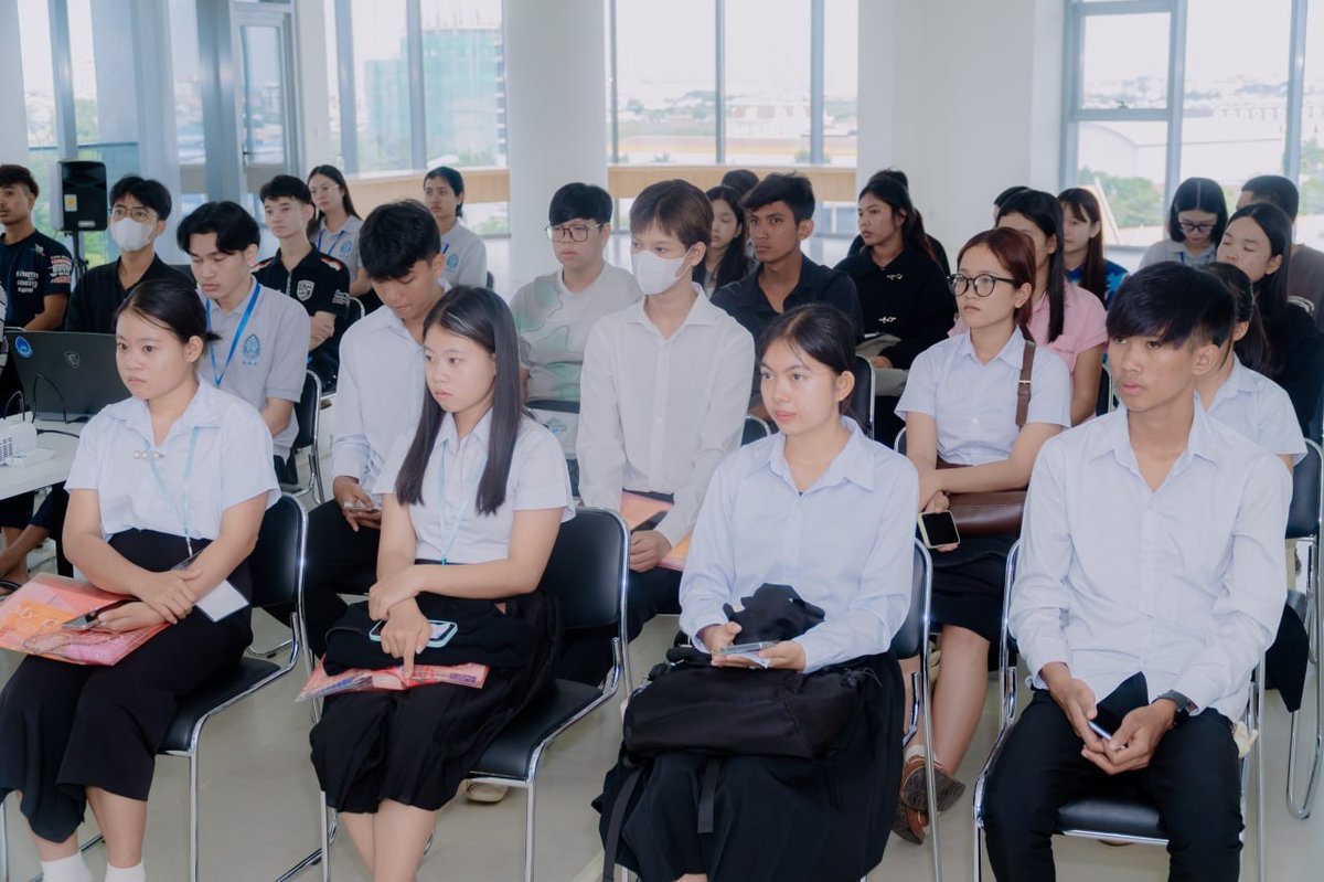 柬军方奖学金生入学指导开班 面向军人及民众子女