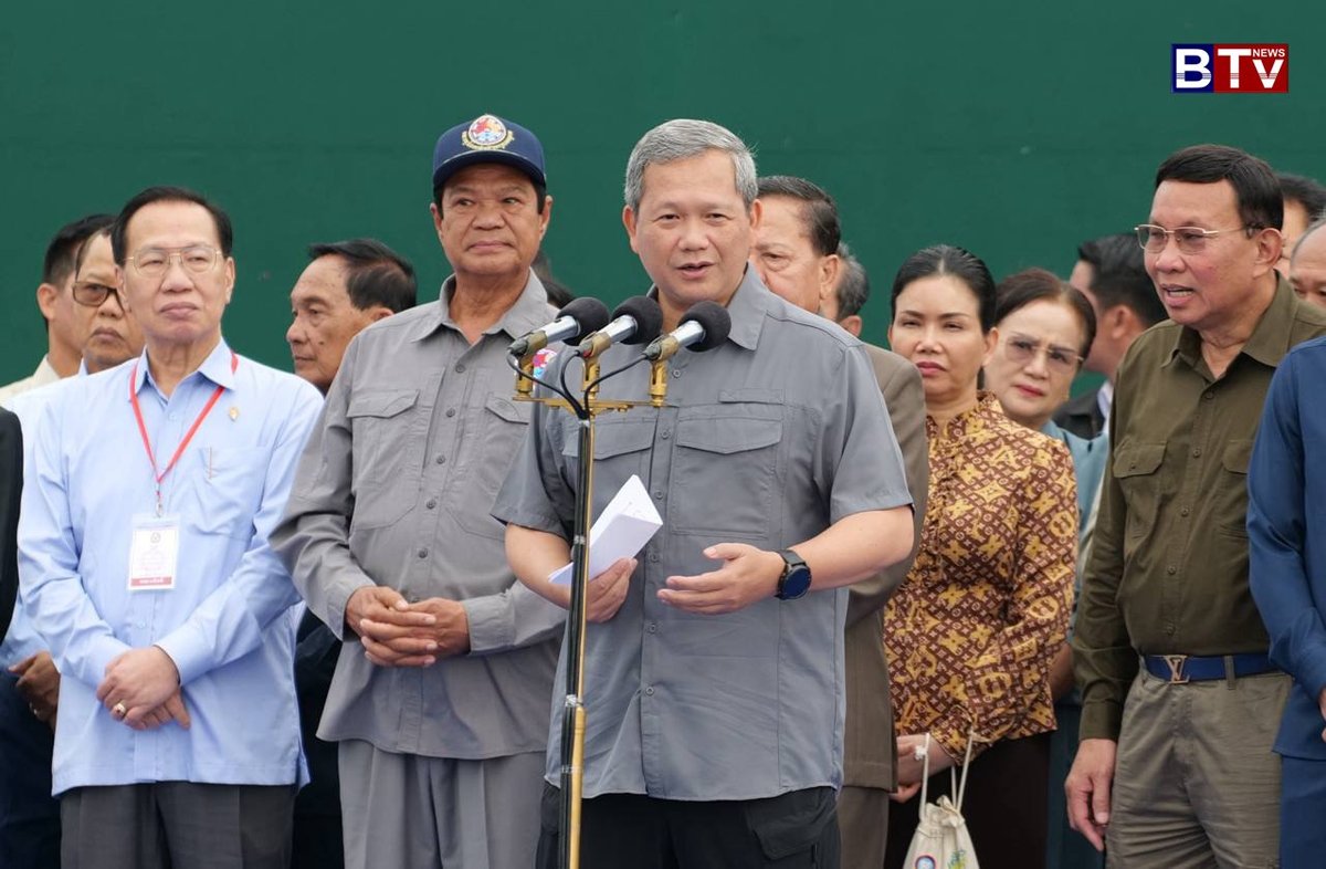 洪玛奈赴马德望机场 向洪灾灾民发放稻种口粮