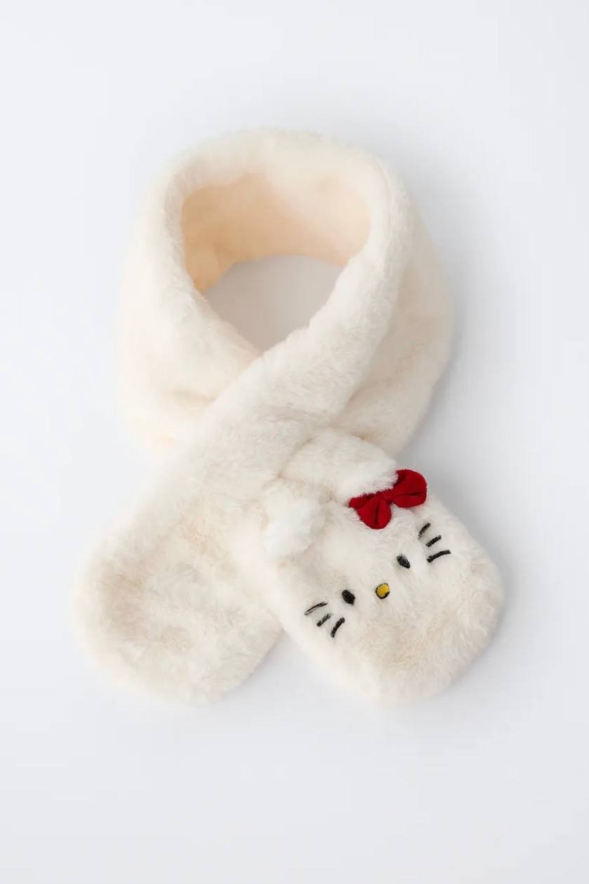 Zara柬埔寨Hello Kitty联名围巾上架 售价7.9
