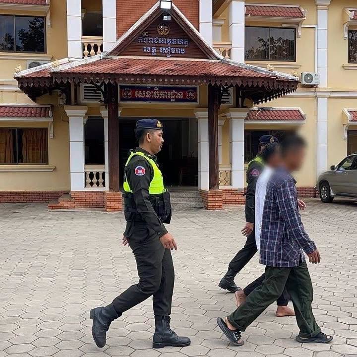 暹粒市中心两名假冒军人行骗被捕 涉嫌非法募捐