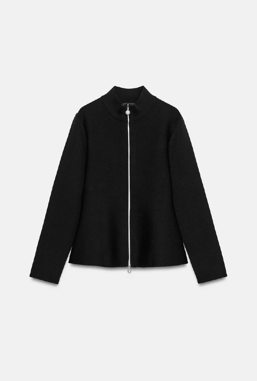 Zara柬埔寨新款珍珠开衫售价24.99万瑞尔