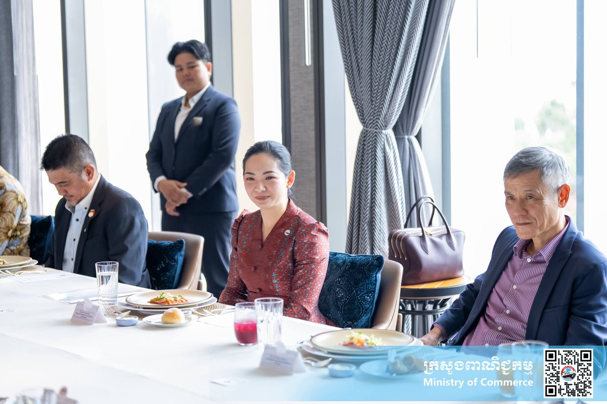 柬埔寨商务部长与东盟大使举行工作午餐 探讨区域合作