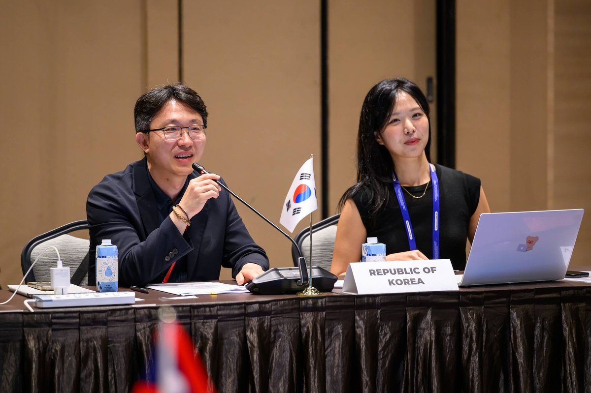 柬埔寨代表团参加在新加坡举行的第3次东盟-韩国自贸协定升级谈