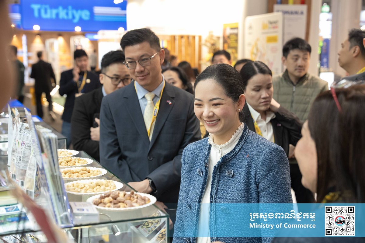 柬埔寨商务部部长出席巴黎SIAL食品展 推广农产品