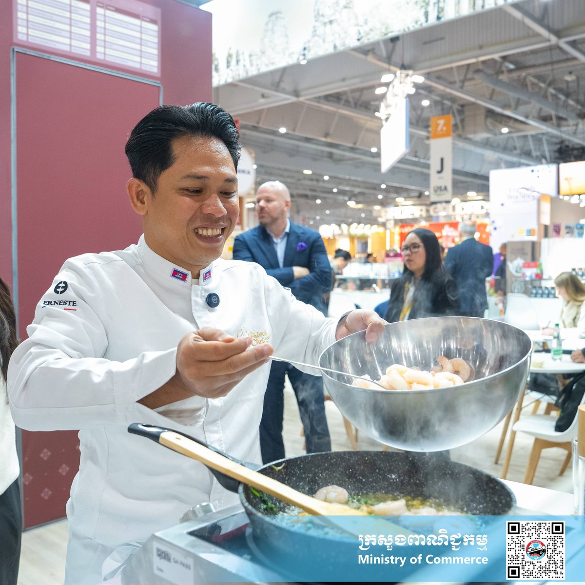 柬埔寨商务部部长出席巴黎SIAL食品展 推广农产品