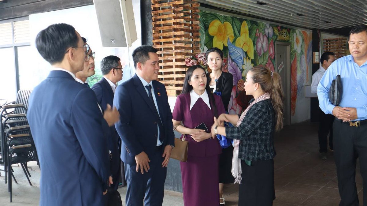 越南商务代表团访问金边 推动设立柬越商品中心