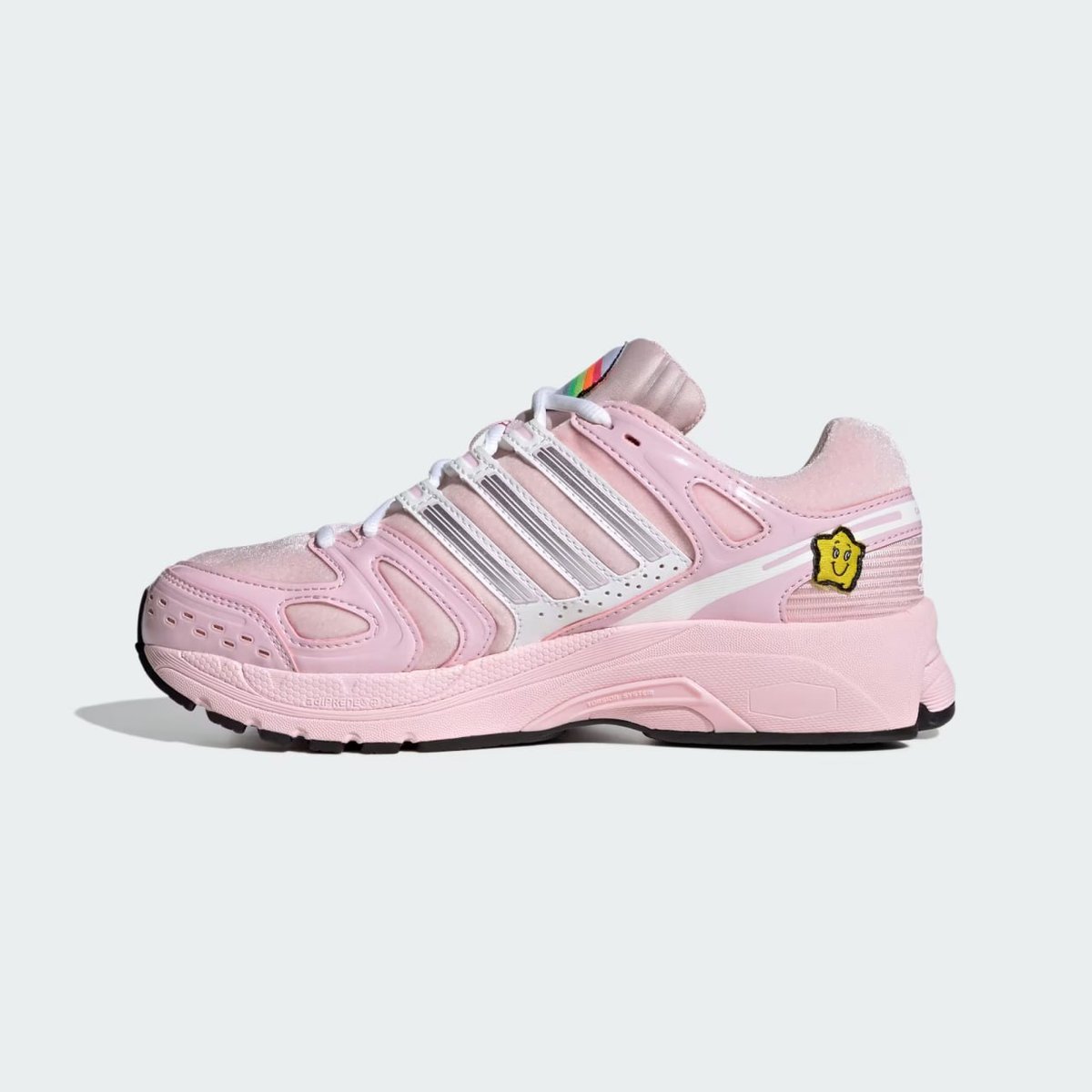 adidas推出Care Bears联名款运动鞋