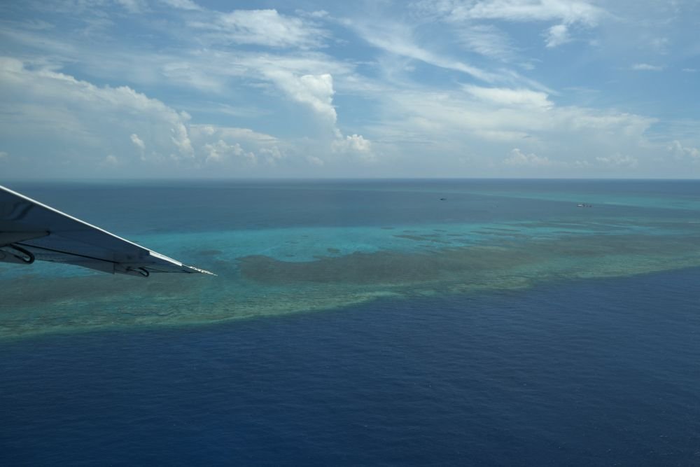 中国指责菲律宾飞机侵入南海争议海域空域