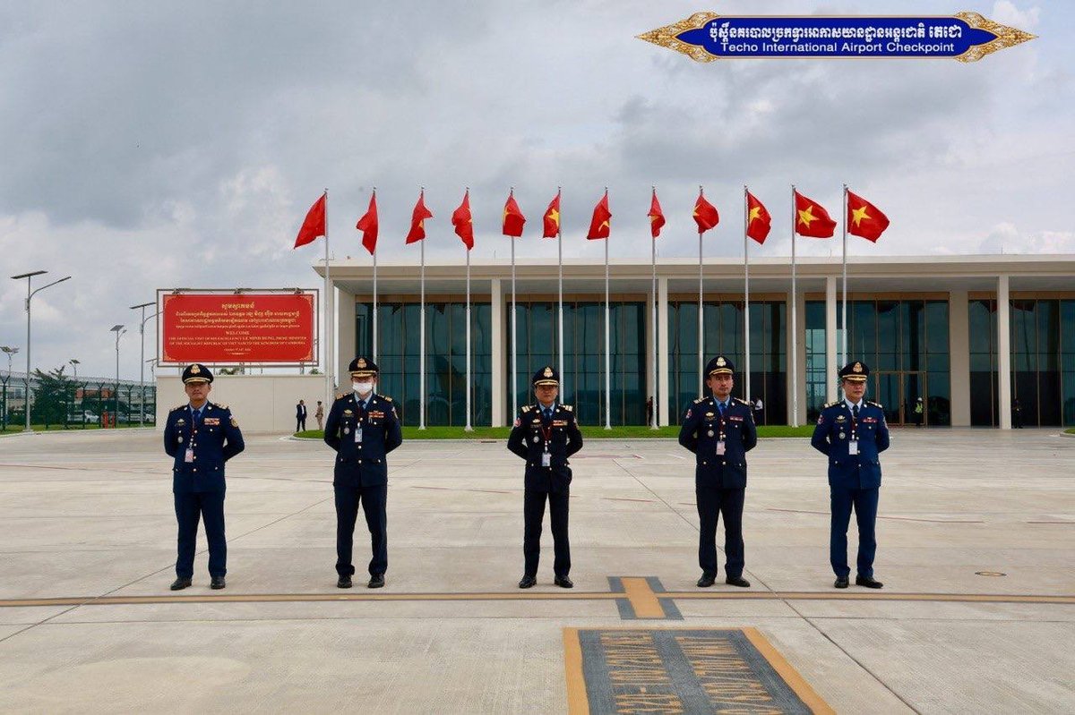 德崇国际机场警方圆满完成越南总理访柬安保任务