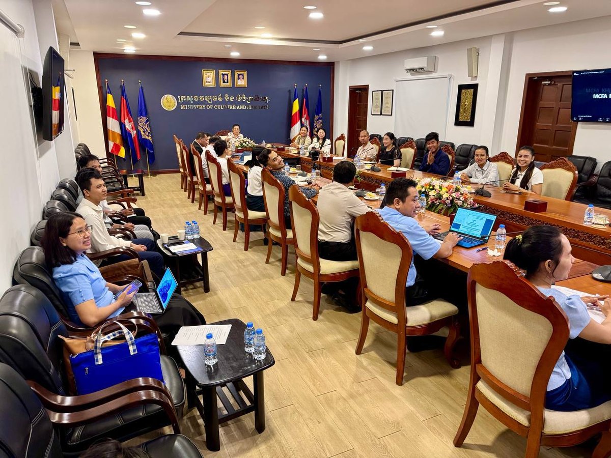 文化部部长与丝绸手工艺协会举行会议,讨论解决市场准入及知识产