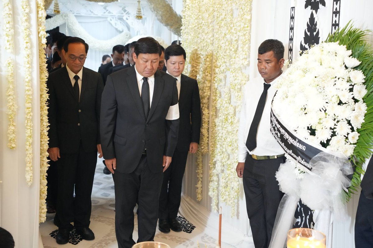 国土规划与建设部官员吊唁已故参议员