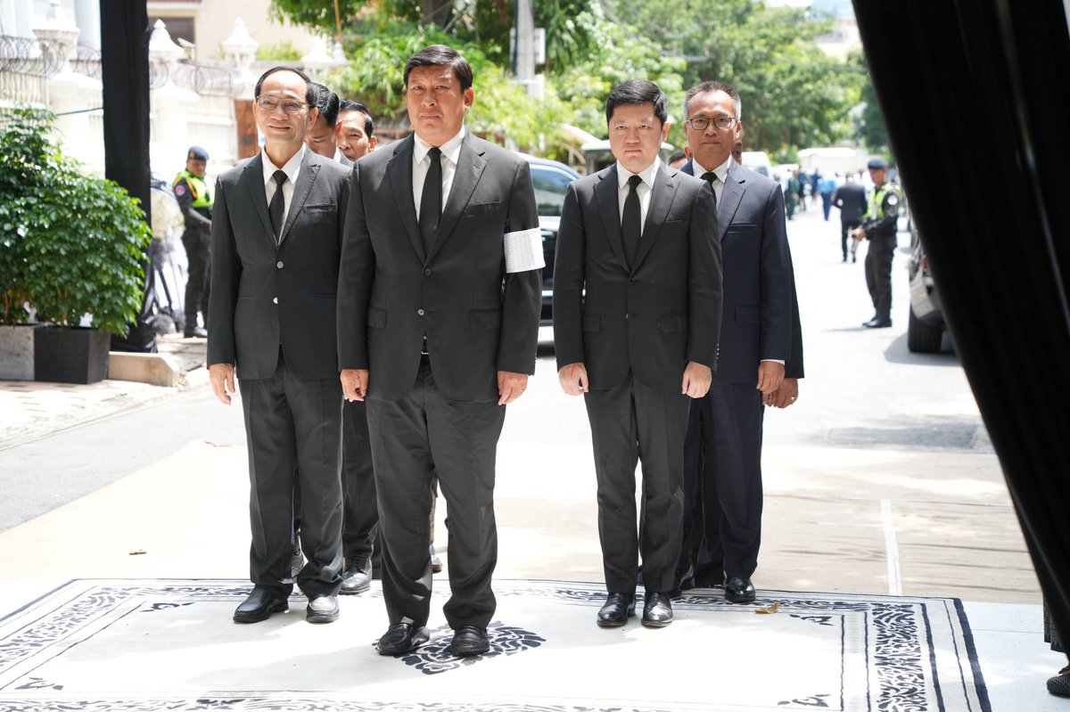 国土规划与建设部官员吊唁已故参议员
