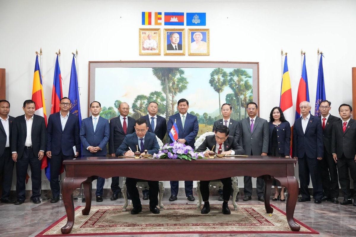 国土规划部与Kampot Cement签署协议 规范建筑标准