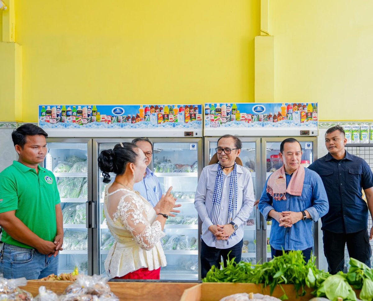 副总理旺西维索前往磅通省调研农业社区,旨在落实提升当地民众生