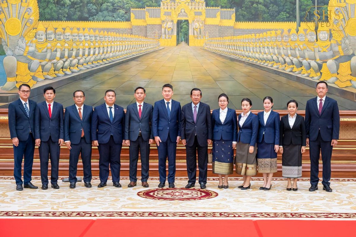 洪森会见老挝青年联盟代表 深化两国党际青年交流