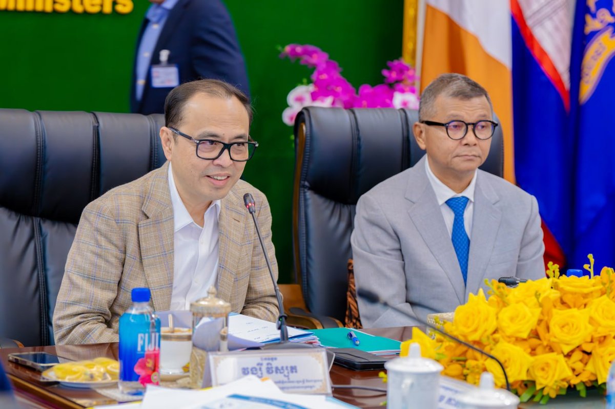 柬埔寨国家理事会召开教授职称评审会议 推动学术评价