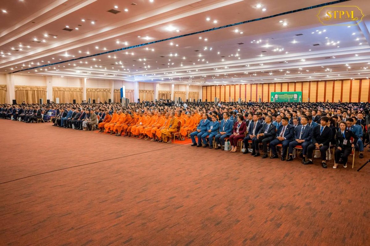 亚洲欧洲大学举行毕业典礼 2572名学生获颁学位