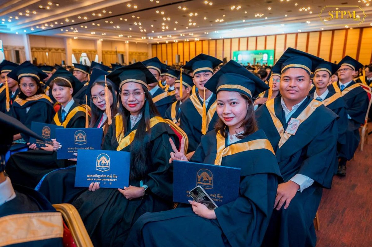 亚洲欧洲大学举行毕业典礼 2572名学生获颁学位