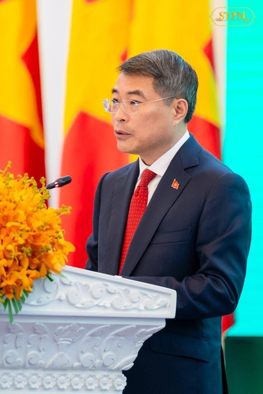洪玛奈总理在和平大厦设宴接待越南总理