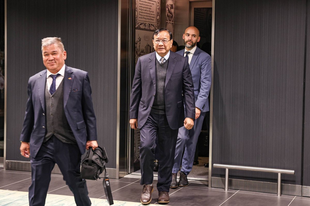 布拉索昆赴荷兰参加柬泰海事争端调解会议