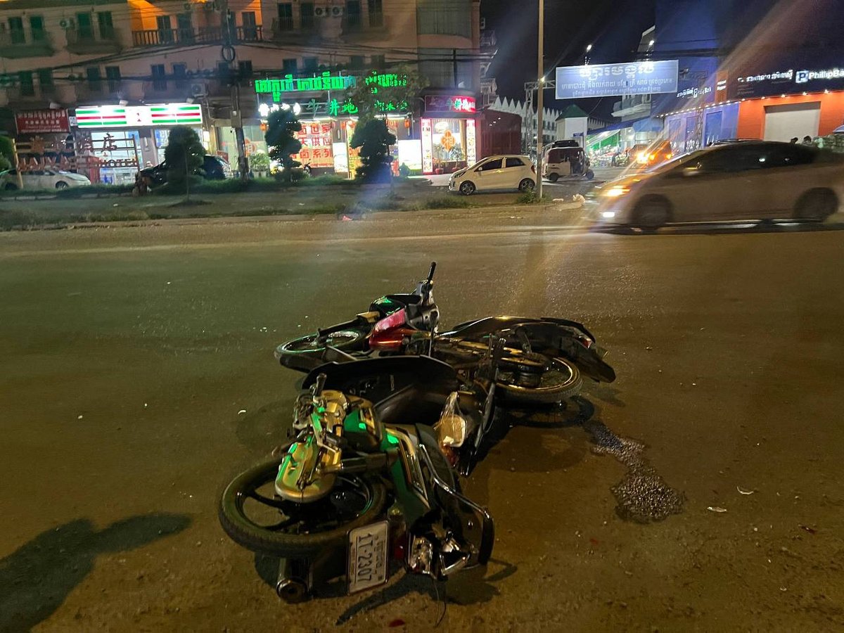 金边4号公路发生摩托车相撞事故 3人轻伤