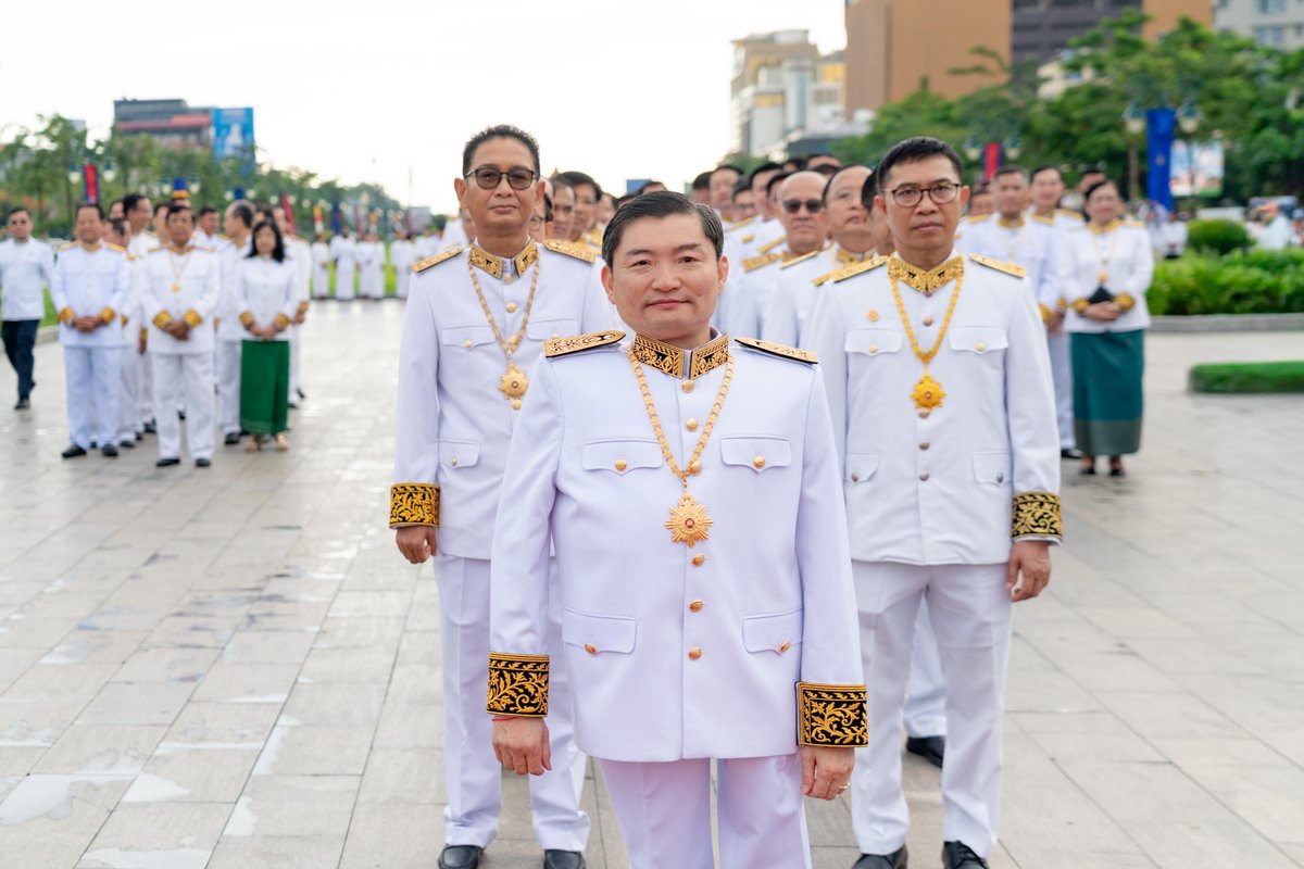 劳工部举行仪式悼念西哈努克国父