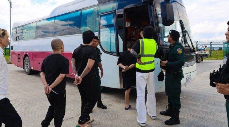 柬埔寨遣返90名涉诈中国公民 严打非法居留工作