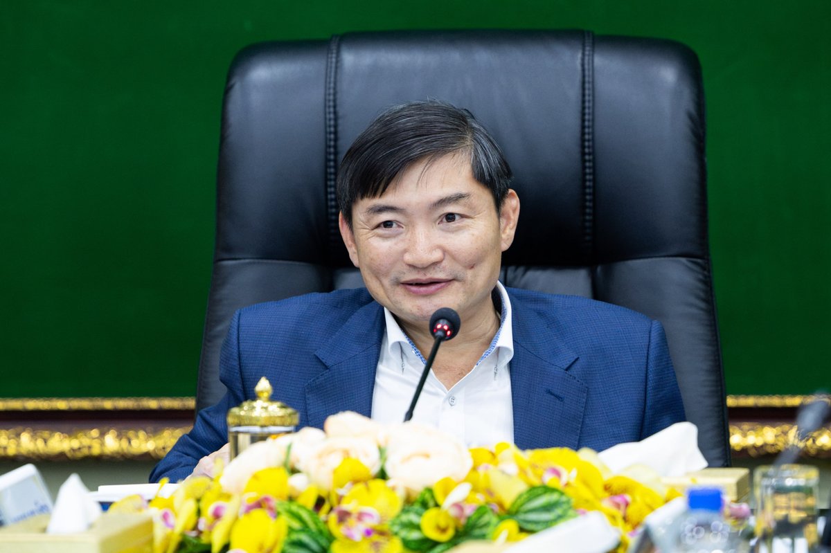 劳工部部长恒索会见SSEAYP青年代表,鼓励其为明年柬埔寨主
