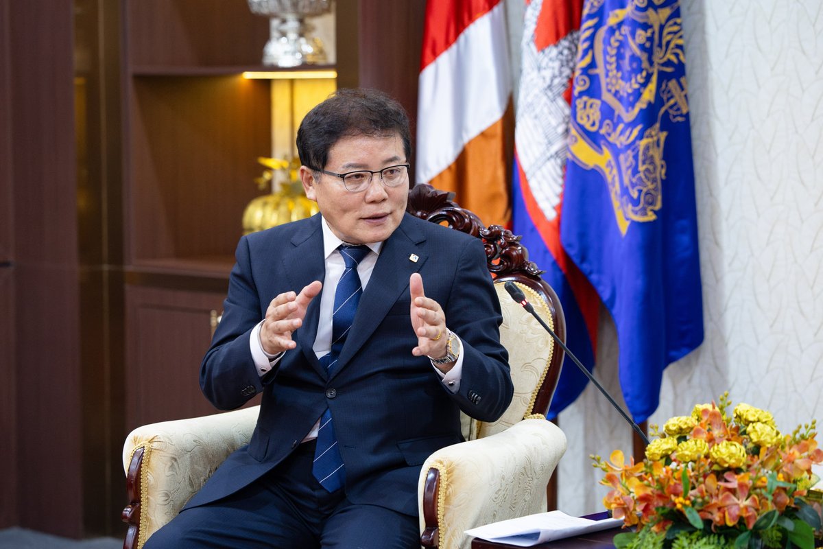 柬埔寨劳工部部长恒索与韩国昌兴郡郡长签署谅解备忘录,正式启动