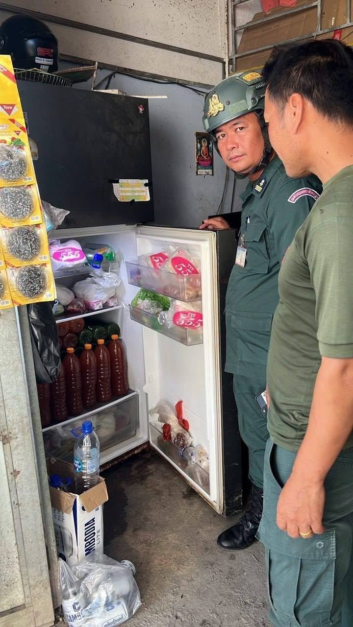 波贝警方查处非法卡痛水窝点 现场查获大量成品及原料