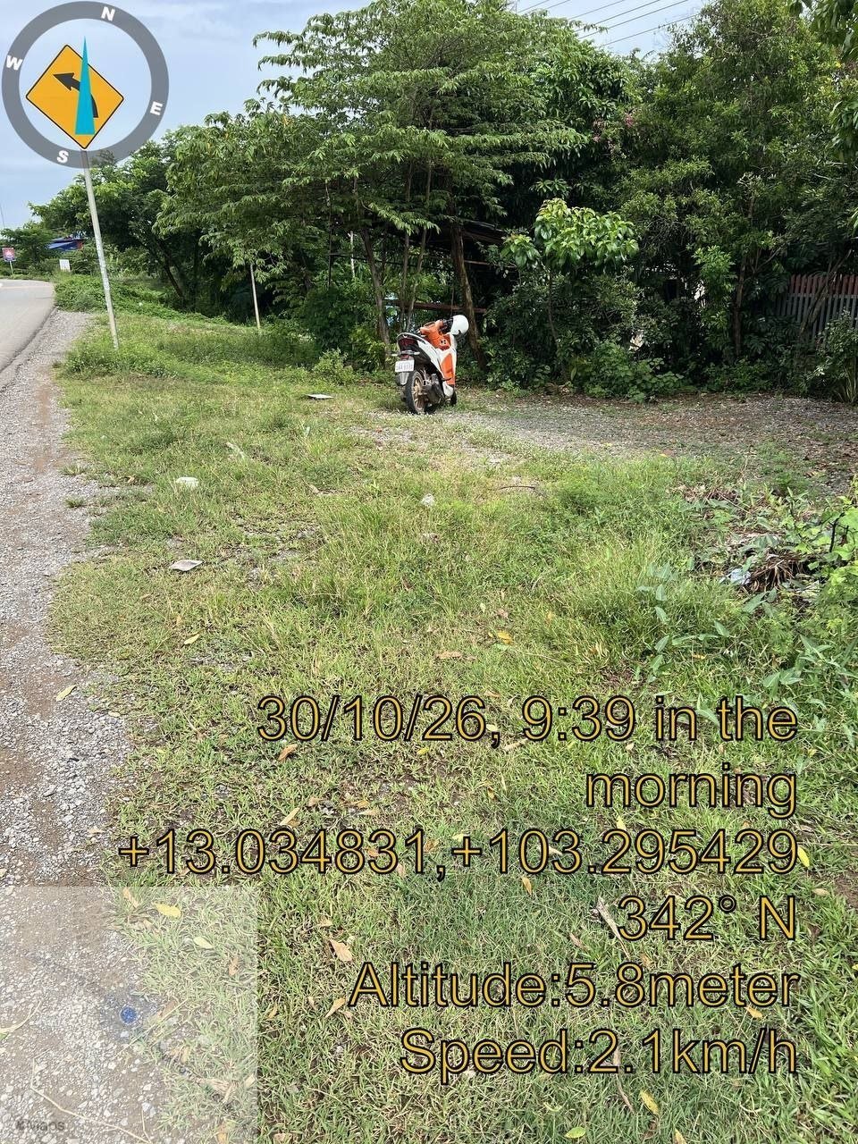 马德望一男子骑车自摔 腿部骨折送医