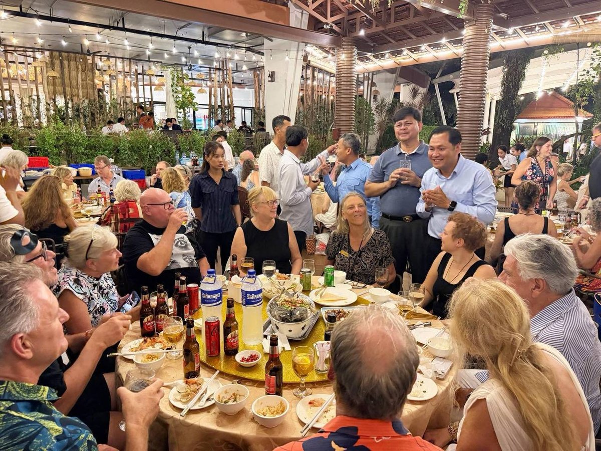 西港新海滩餐厅设宴接待Villa Vie Odyssey邮轮