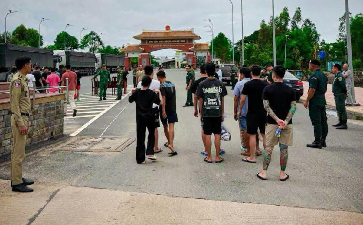 柬埔寨移民总局驱逐494名非法外籍人员 涉网诈及非法入境