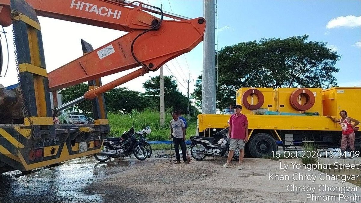 金边市政部门全力应对强降雨 呼吁市民注意出行安全