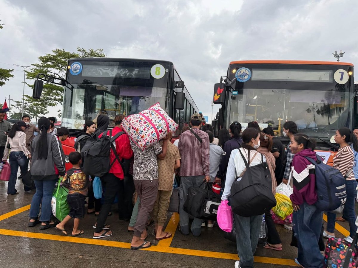 金边市政府提供免费返乡巴士服务 持续至10月13日