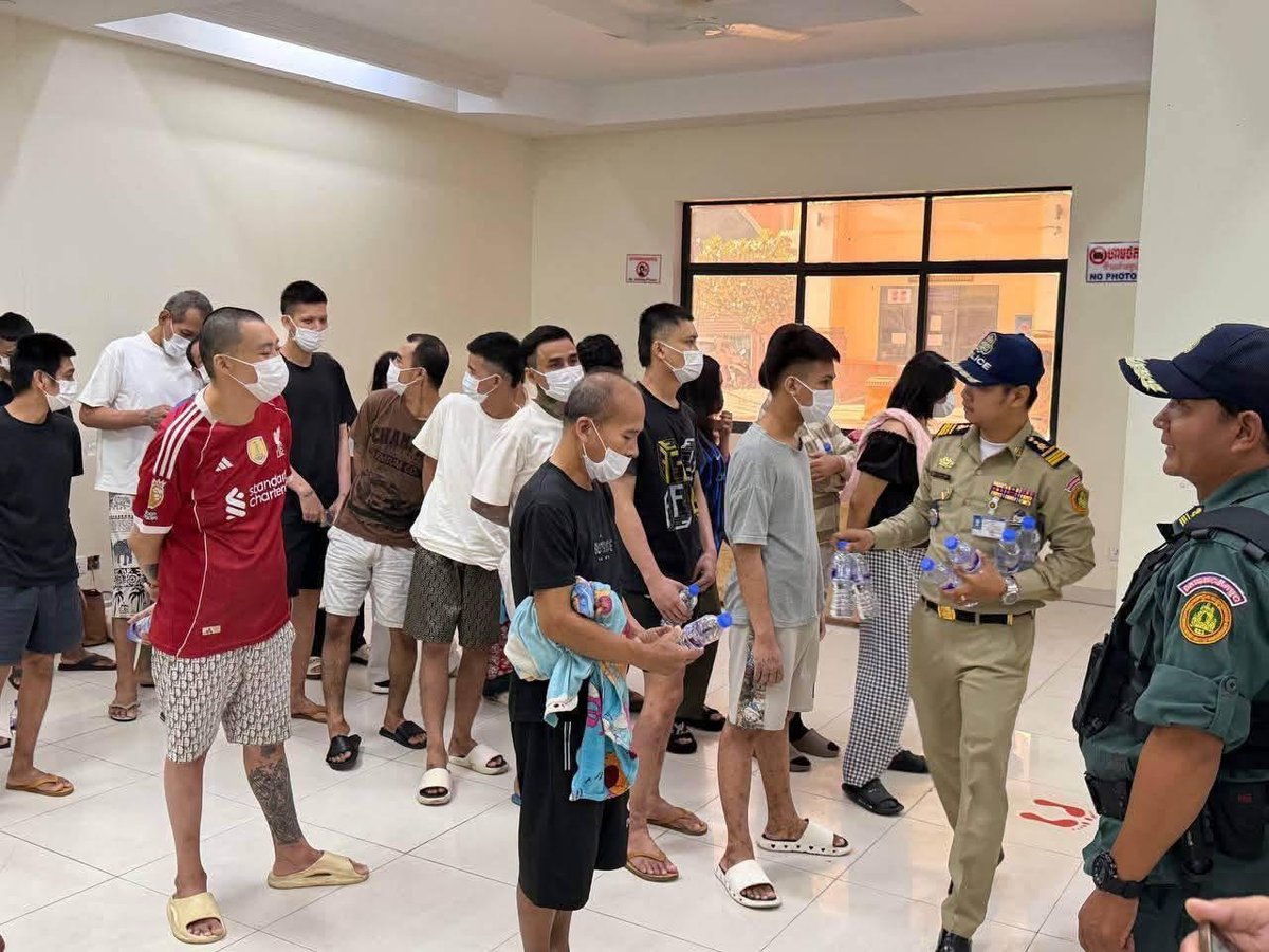 柬埔寨移民总局在波贝口岸遣返24名涉及非法居留和闯入禁区的泰
