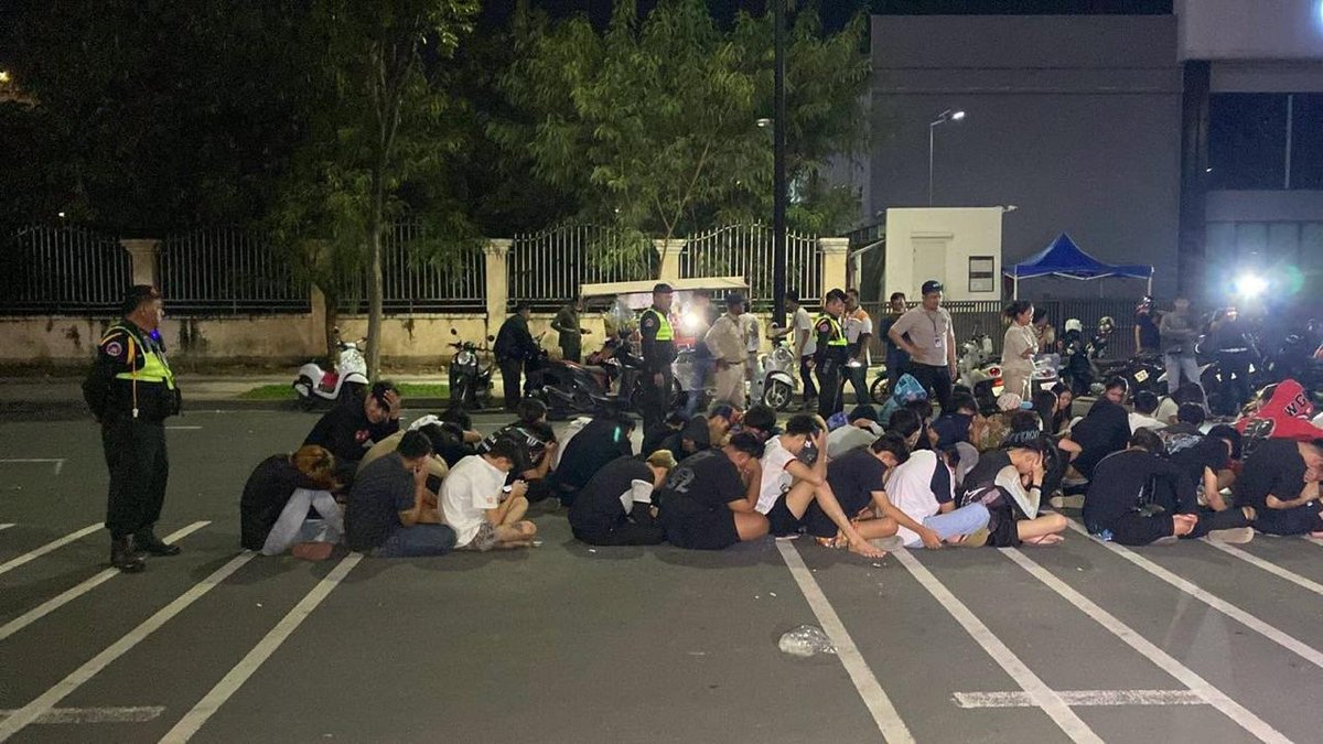 金边宪兵突击万谷湖 抓捕百余名飙车党并查扣车辆