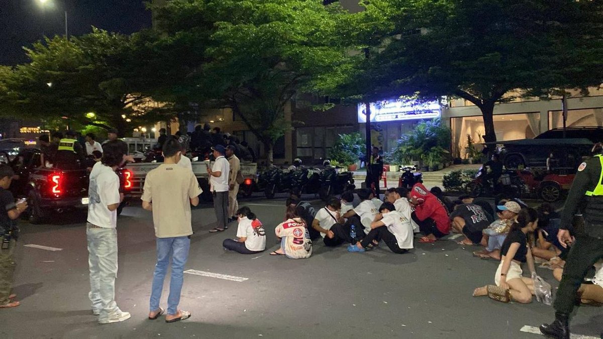 金边宪兵突击万谷湖 抓捕百余名飙车党并查扣车辆