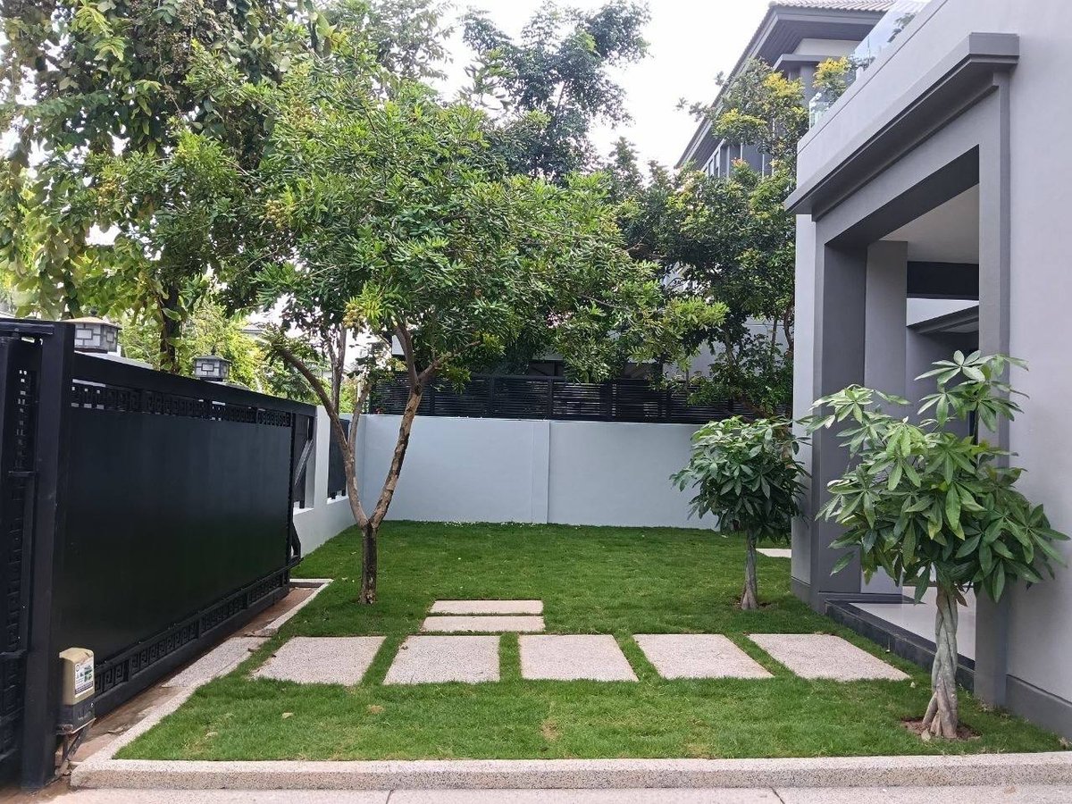 永旺2附近集茂小区王后别墅出租 月租$3000
