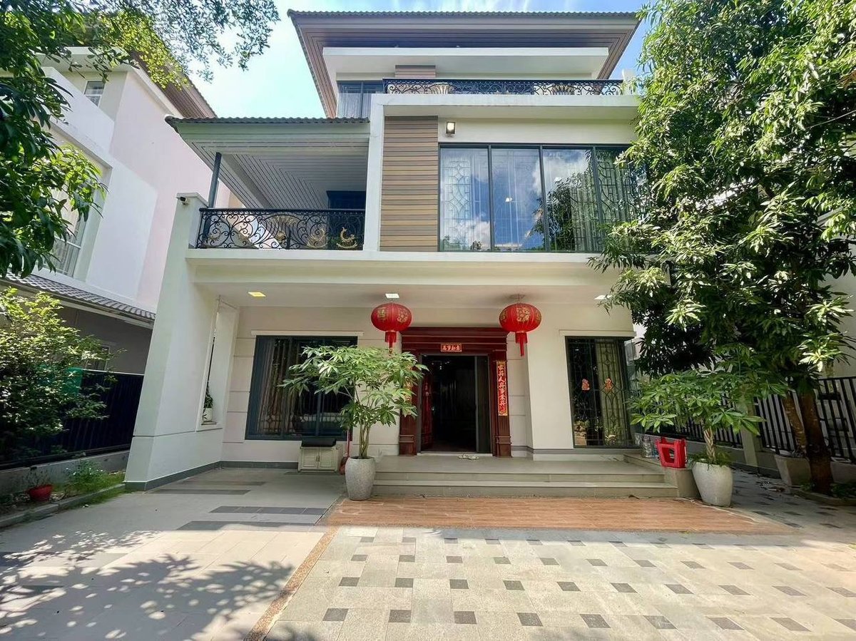 一号路炳发集团小区茉莉别墅出租 月租$3500