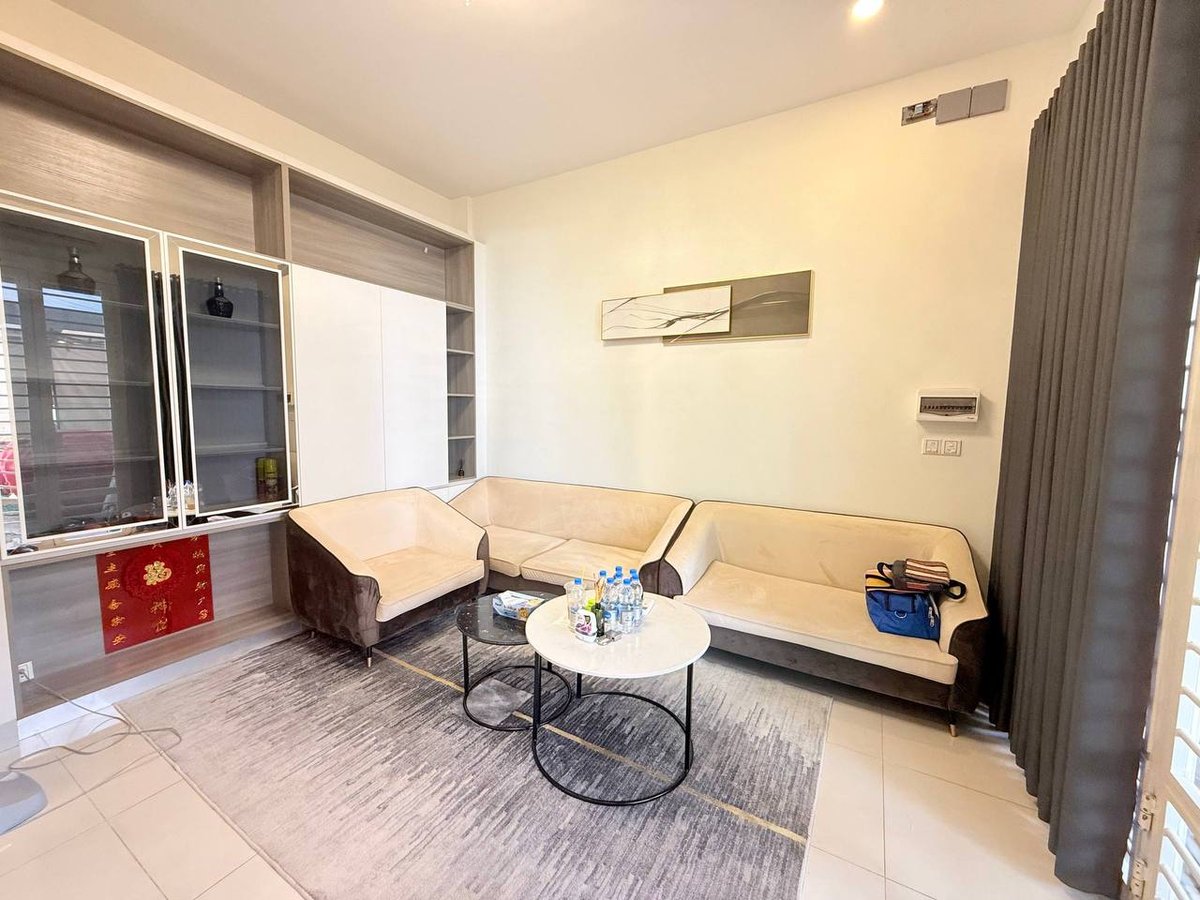 一号路炳发城小区店铺出租 月租$700可谈