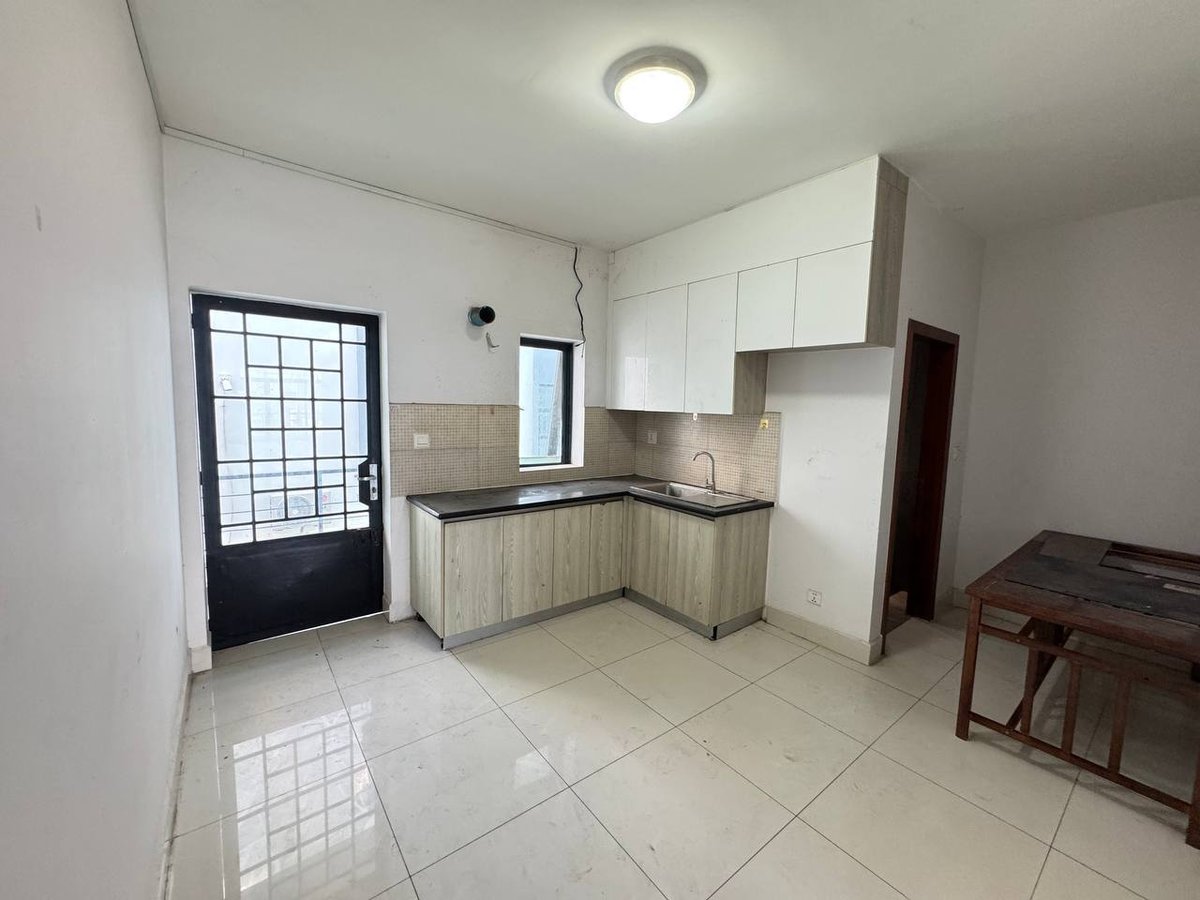 永旺3附近Villa Town小区店铺出租 月租$900