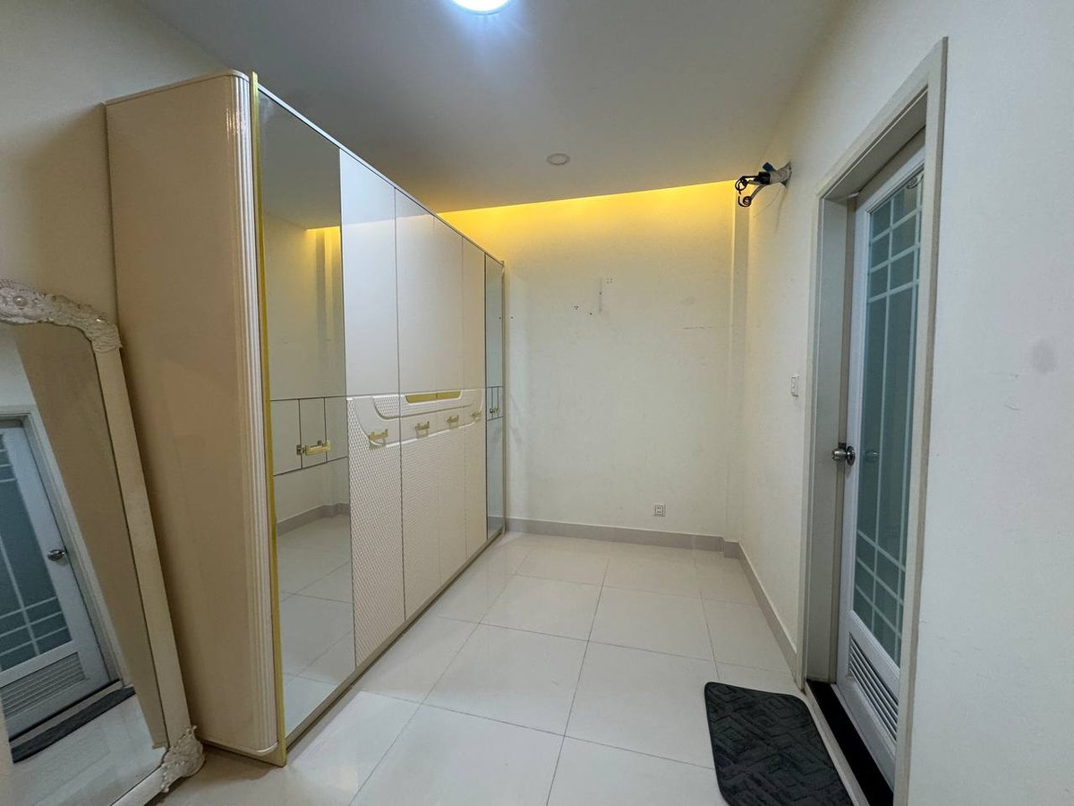 水净华区炳发集团店屋招租 月租$500
